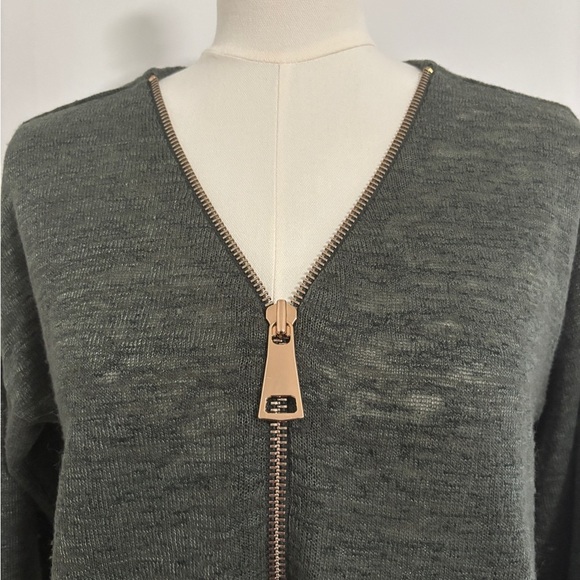 Women's Green Size Medium V Neck Zip Front Long Sleeve Tunic Top SKU 7 - Picture 2 of 9